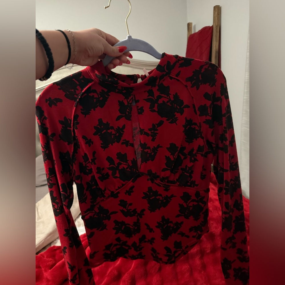 Free People goin out red & black top- Medium - Picture 8 of 9